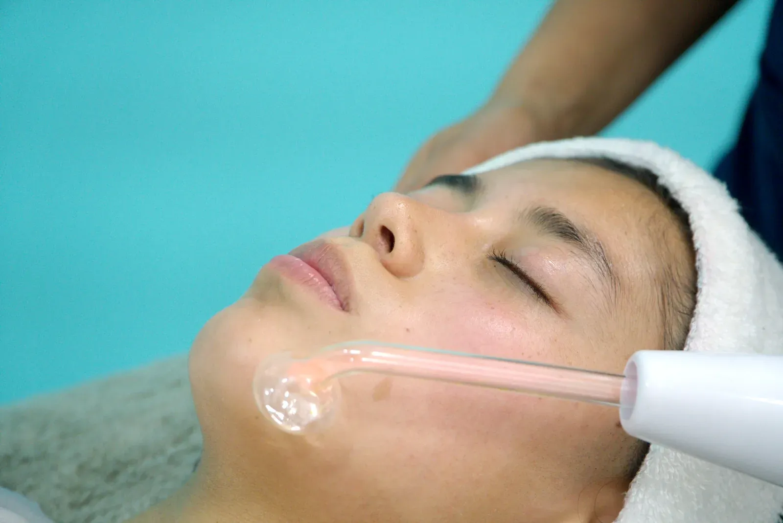 Tratamiento facial con alta frecuencia